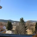 Haus Vierjahreszeiten בית הארחה 3*