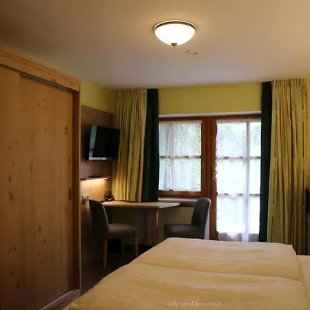 Guest house Haus Vierjahreszeiten 3*